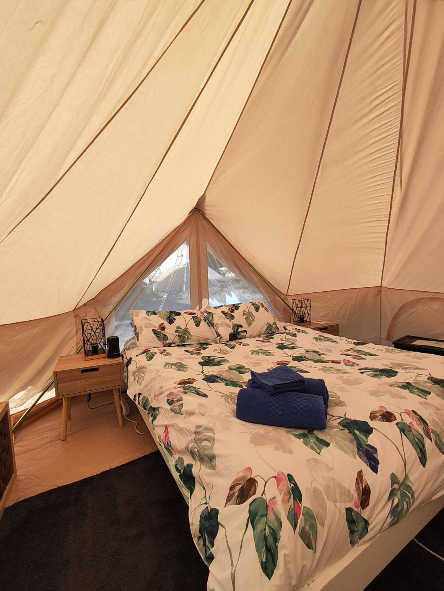 Glamping At Zeehan Bush Camp Eksteriør billede